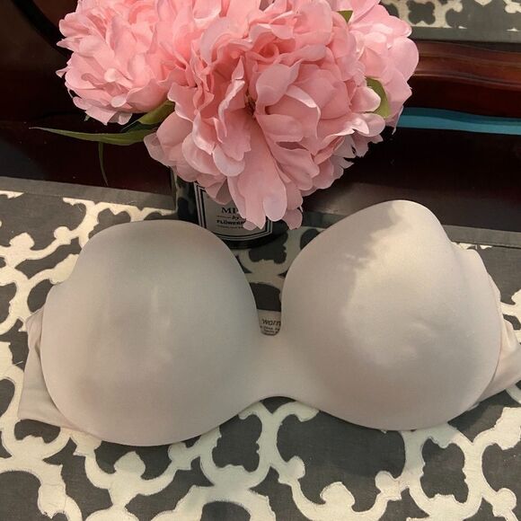 Warners White Bra 34C  - Picture 1 of 5